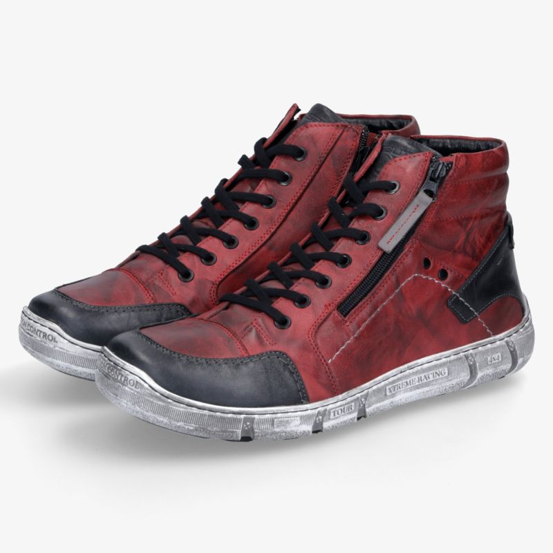 Rote Sneaker mit Reißverschluss und Schnürung, modernes Design, robuste und bequeme Freizeitschuhe im Paar