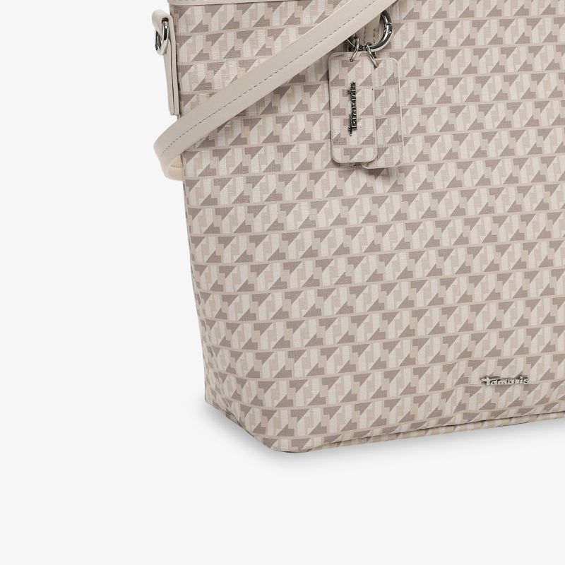 Hochwertiger Tasche Detail mit feinem Muster und funktionalem Anhänger in dezenter eleganter Optik