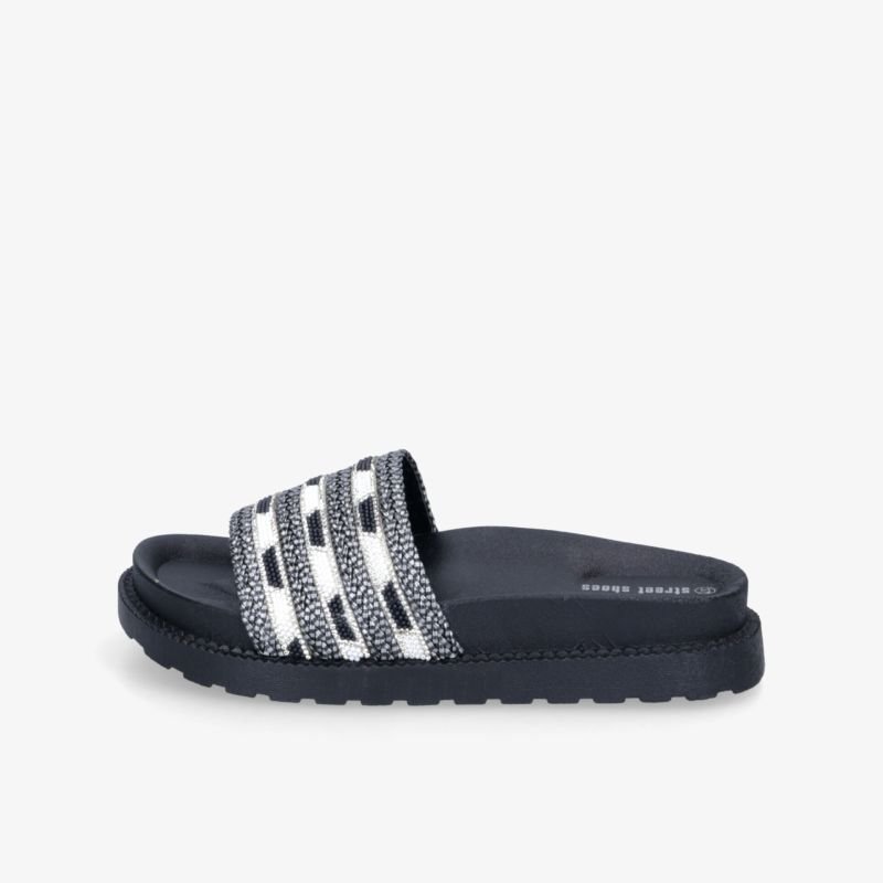 Bequeme Sandale mit silber-schwarzem Design, gepolsterter Innensohle und rutschfester Sohle für hohen Tragekomfort