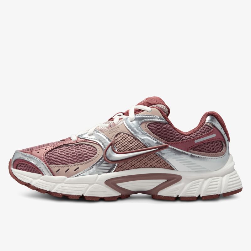 Seitliche Ansicht eines atmungsaktiven Sportschuhs mit moderner Optik und bequemer Passform