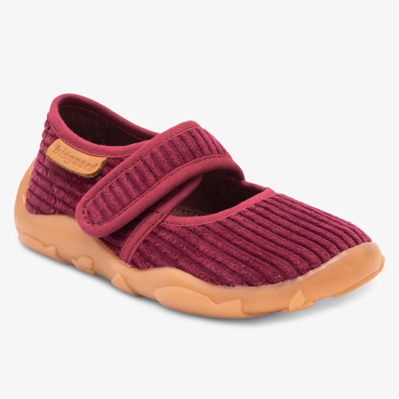 Bequemer Schuh mit flexiblem Profil und verstellbarem Klettverschluss für optimalen Halt und Tragekomfort