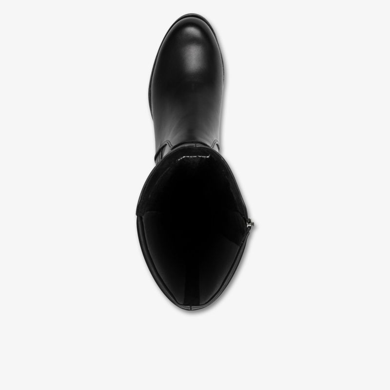 Schwarzer Schuh aus glattem Leder mit elegantem Design und hohem Tragekomfort, Draufsicht