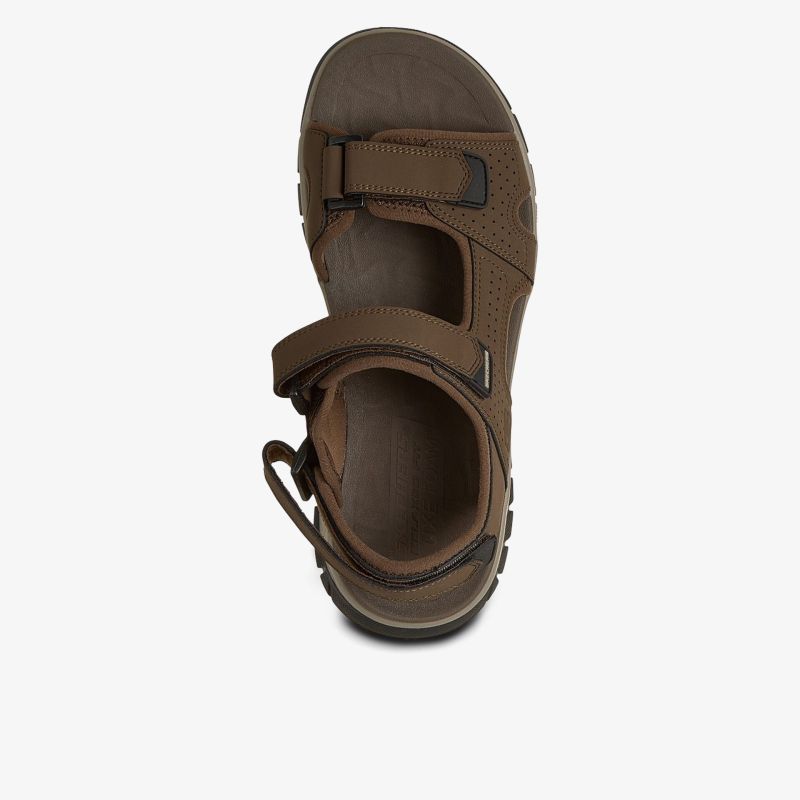 Komfortable braune Sandale mit verstellbaren Riemen und gepolsterter Sohle für optimalen Halt.