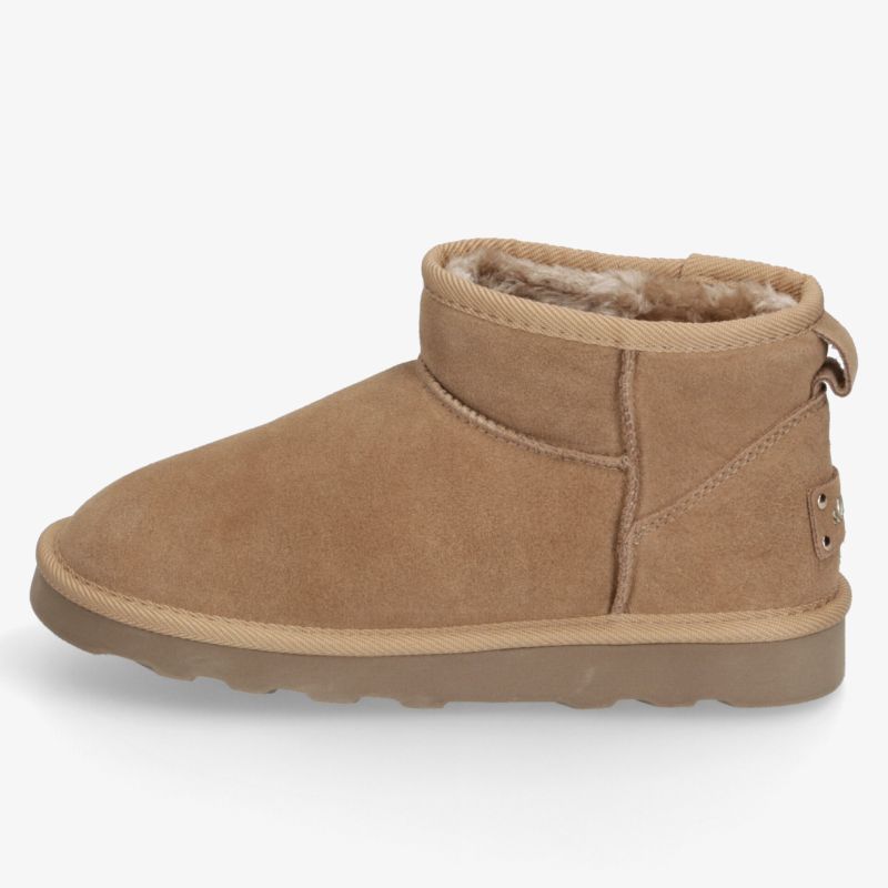 Brauner Boot mit weichem Innenfutter, robuster Profilsohle und praktischem seitlichem Verschluss für hohen Komfort.