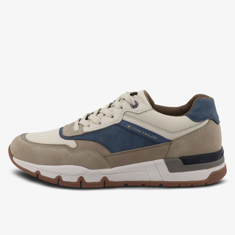 Seitliche Ansicht eines sportlichen Schuhs mit bequemen Sitz und langlebiger Gummisohle in Trendfarben