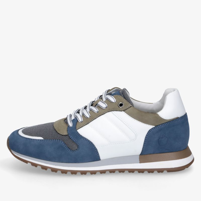 Leichter Sportschuh in Blau und Weiß mit robustem Design, rutschfester Sohle und bequemer Passform seitlich gezeigt