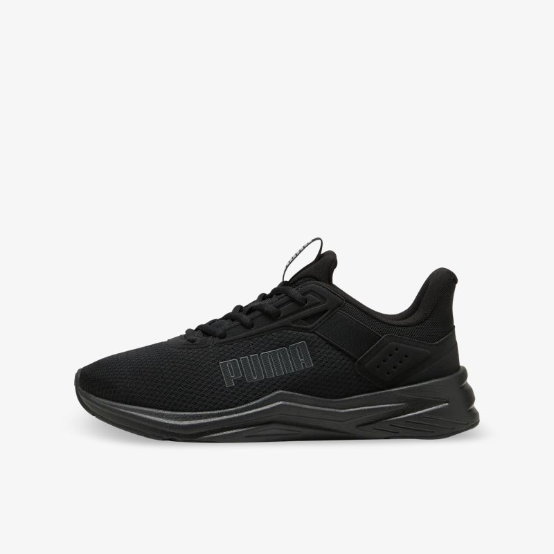 Schwarzer sportlicher Sneaker mit leichtem, flexiblem Material und rutschfester Sohle in klarer Seitenansicht