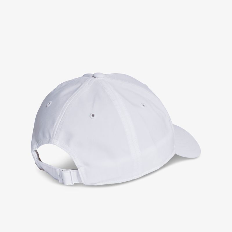 Elegantes weißes Basecap mit verstellbarem Riemen für optimalen Tragekomfort und zeitloses Design.