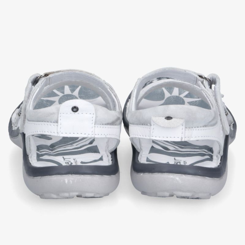 Rückansicht von zwei verstellbaren sportlichen Schuhen mit weicher Sohle und atmungsaktivem Material