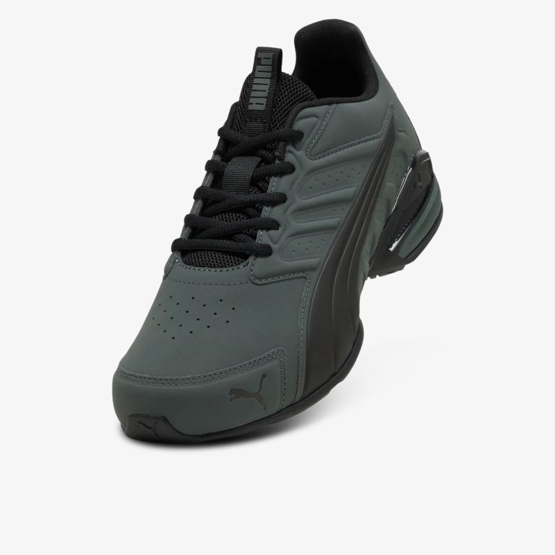 Moderner Sneaker mit gepolsterter Sohle und sportivem, atmungsaktivem Design für optimalen Tragekomfort