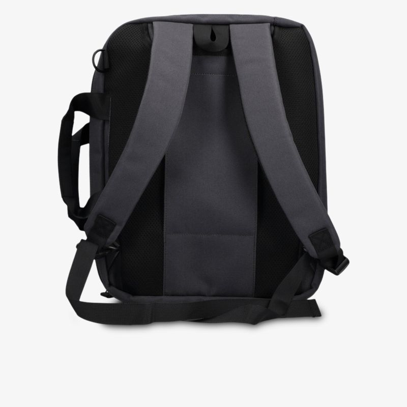 Robuster Rucksack mit gepolsterten Trägern und funktionalem Design für komfortablen und vielseitigen Einsatz