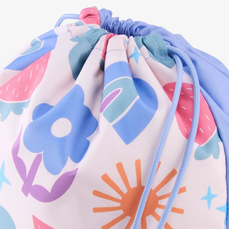 Farbenfrohe Tasche mit floralem Muster und praktischem Kordelzugverschluss, leicht und vielseitig