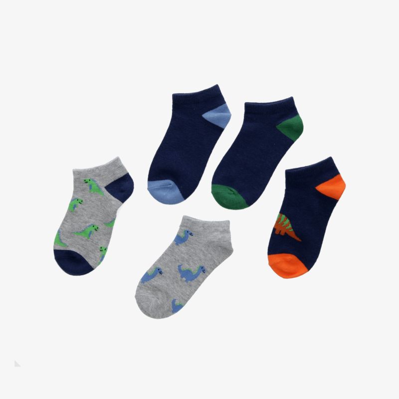 Set aus fünf bunten, komfortablen und atmungsaktiven Kindersocken in verschiedenen Farben und Mustern