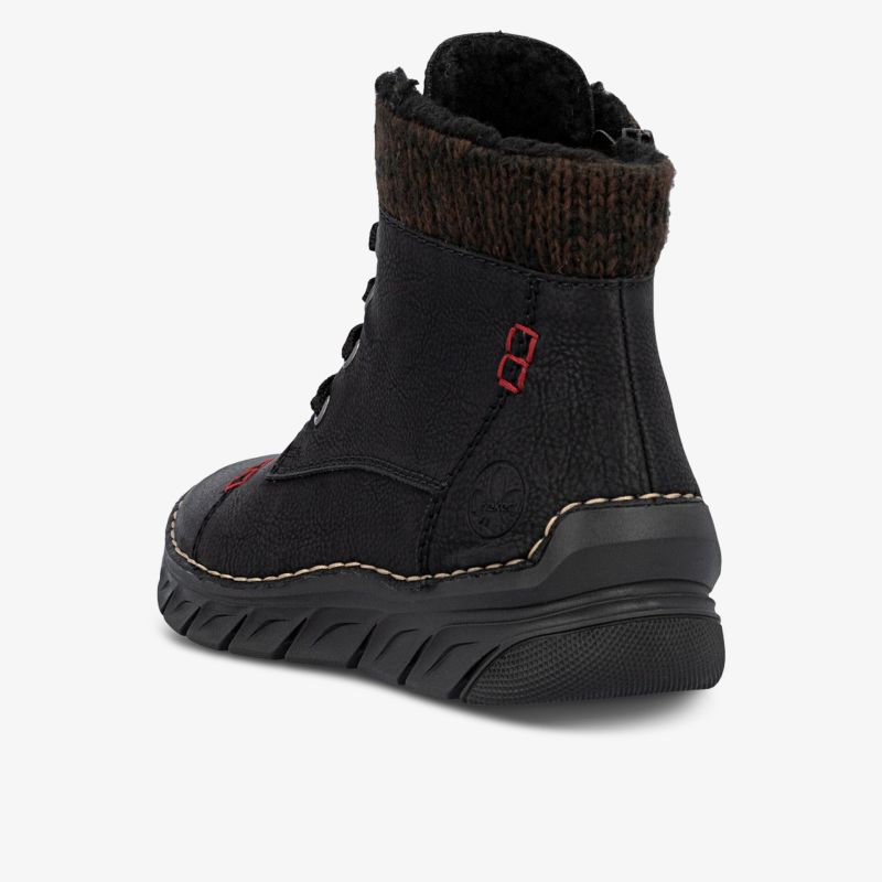 Robuster Winterstiefel mit warmem Innenfutter und rutschfester Sohle in seitlicher Ansicht