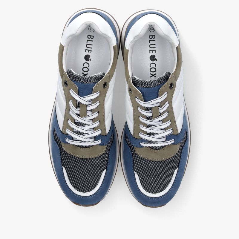Moderner leichter Sportschuh in Blau, Grau und Weiß mit atmungsaktivem Material und gepolsterter Innensohle