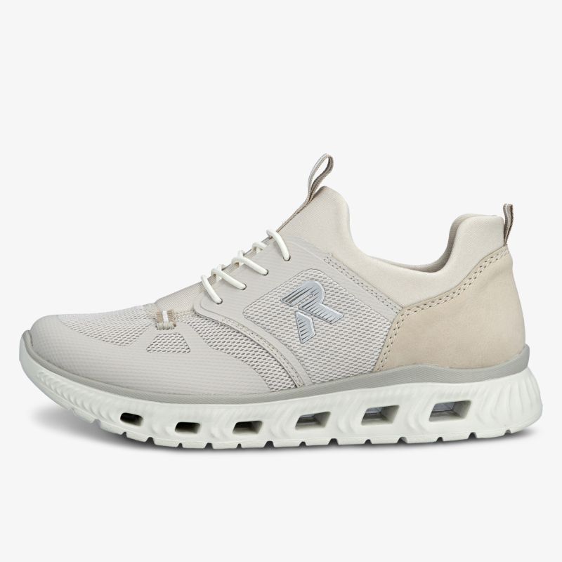 Seitliche Ansicht eines sportlichen, leichten Schuhs mit atmungsaktivem Obermaterial und flexibler Laufsohle