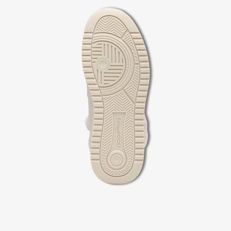 Rutschfeste, robuste Schuhsohle mit tiefem Profil für optimale Stabilität und langlebigen Komfort