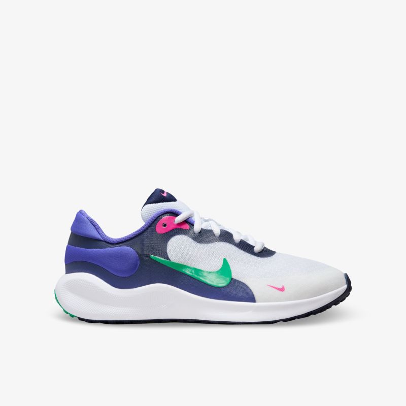 Stylischer Sneaker mit markantem Design und auffälligen Farbakzenten für optimalen Tragekomfort.