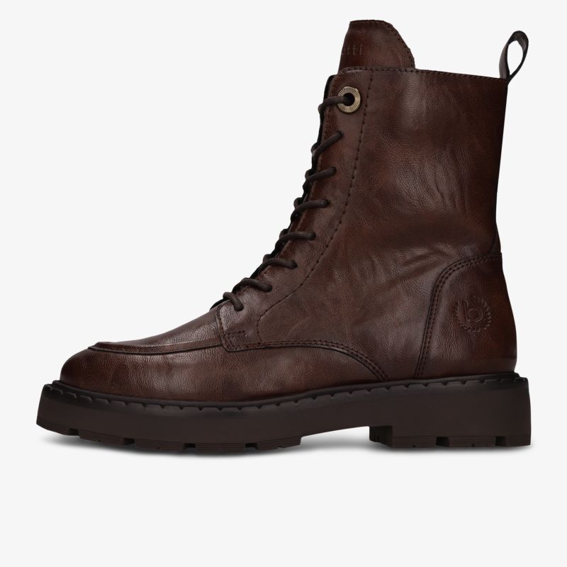 Robuster brauner Leder Schnürstiefel mit profilierter Gummisohle für stilvollen und bequemen Tragekomfort