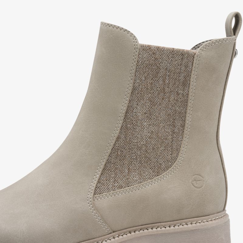 Bequemer Chelsea Boot mit elastischem Einsatz und rutschfester Sohle in neutralem Farbton