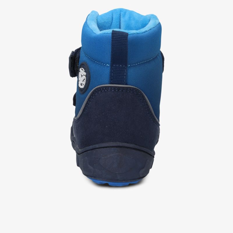 Rückansicht robuster Outdoor-Schuh mit gepolstertem Schaft und verstellbarer Schnalle, ideal für nasse Bedingungen