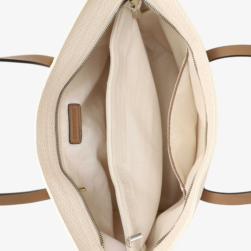 Beige Tasche mit geräumigem Innenfach, Reißverschlussfach und hochwertigem Innenmaterial von oben sichtbar