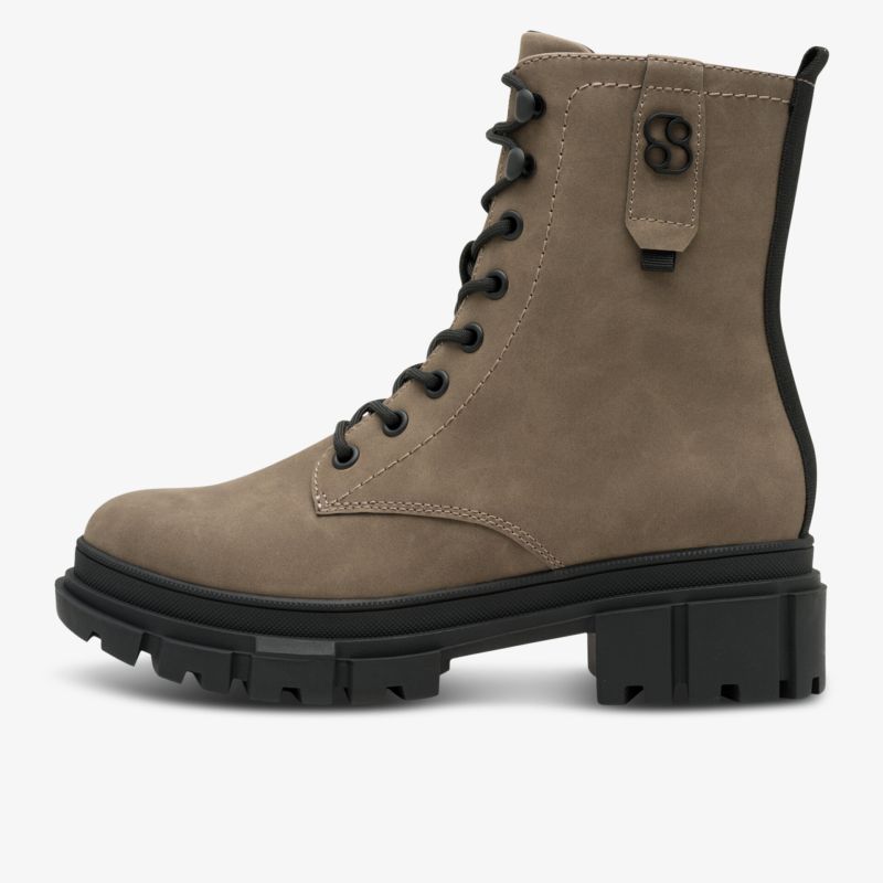 Robuster graubrauner Schnürstiefel mit profilierter, stabiler Außensohle und klassischem Design seitlich gezeigt