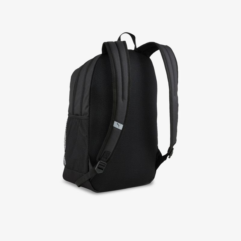 Schwarzer Rucksack mit gepolsterten Schultergurten und praktischem Design, seitliche Ansicht