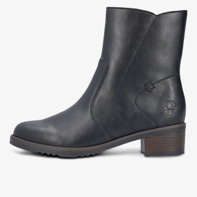 Eleganter schwarzer Stiefel aus glattem Leder mit bequemem Blockabsatz und robuster Verarbeitung, seitliche klare Ansicht