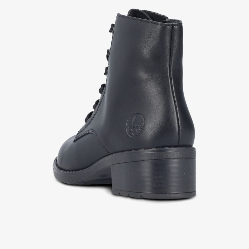 Robuster Schnürstiefel aus hochwertigem Leder mit bequemem Absatz und zeitlosem Design