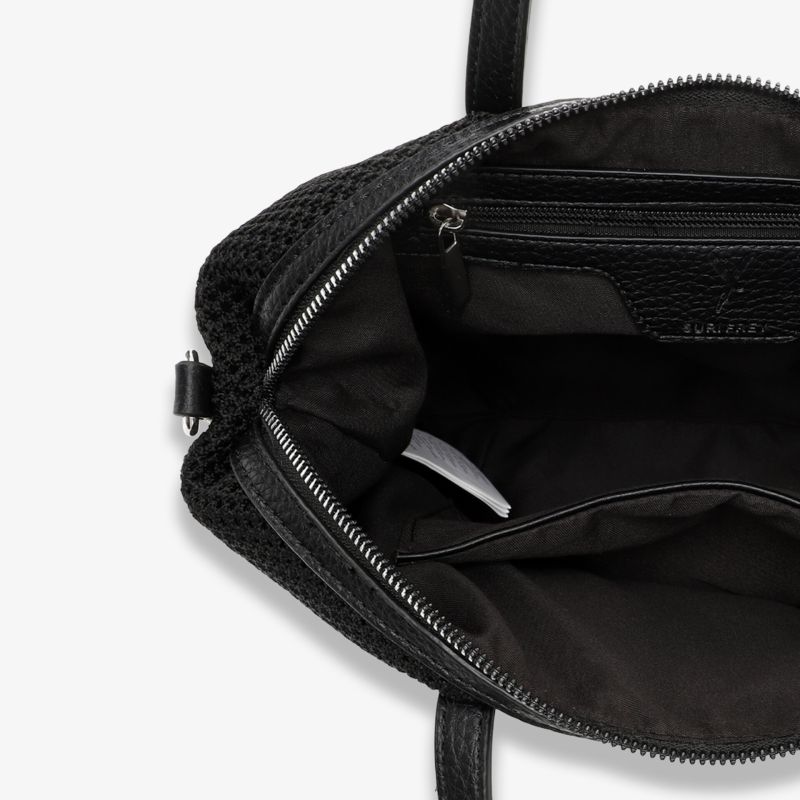 Geräumige schwarze Handtasche mit hochwertigem Innenfutter und praktischem Reißverschluss