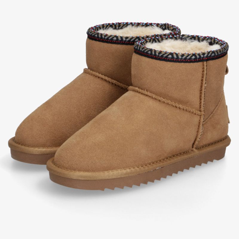 Warm gefütterte braune Winterstiefel mit rutschfester Sohle und komfortablem, weichem Material