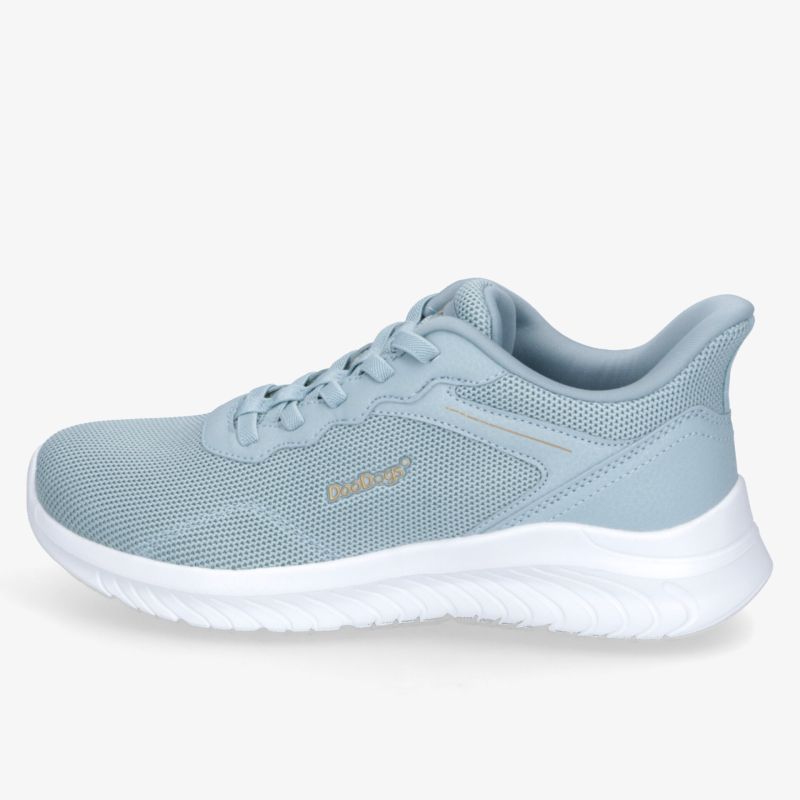 Leichter blauer Sneaker mit atmungsaktivem Material, flexibler Sohle und komfortabler Passform seitlich dargestellt