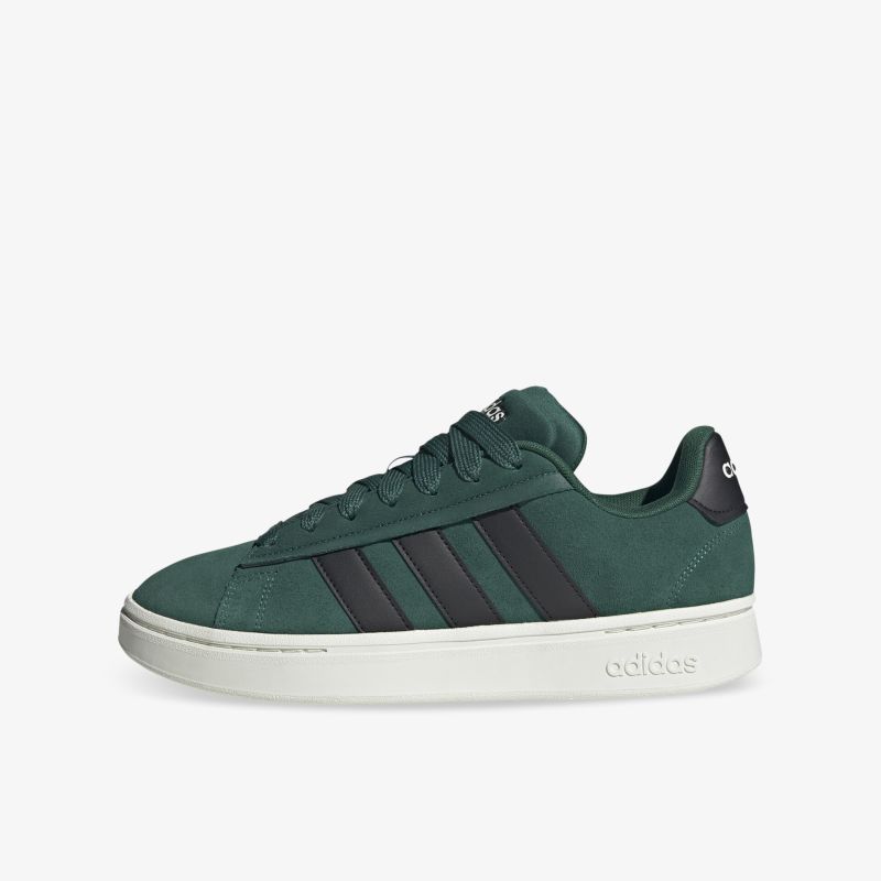 Grüner adidas Sneaker mit weißer Sohle in klarer Seitenansicht, sportliches und bequemes Design für Alltag und Freizeit
