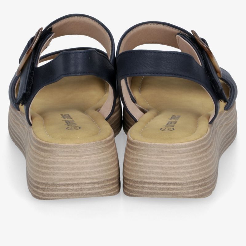 Bequeme Sandalen mit verstellbarem Riemen und robustem Absatz, ideal für ganztägigen Tragekomfort
