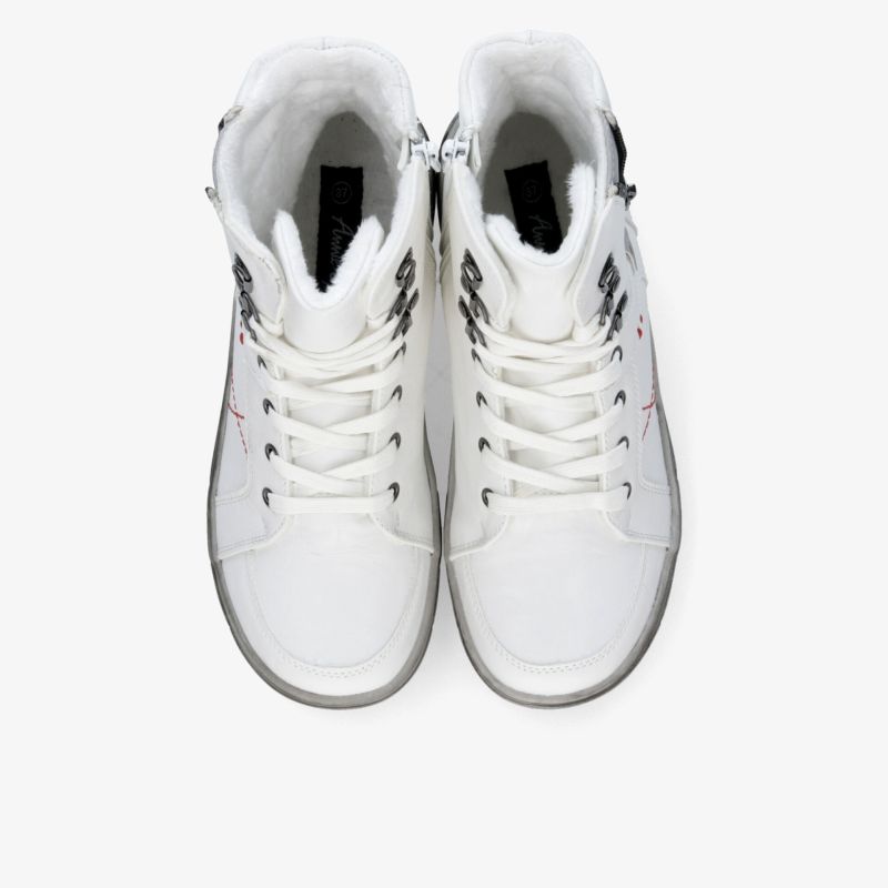 Weiße High-Top-Sneaker als Paar in klarer Draufsicht mit bequemer Polsterung und markanter Schnürung.