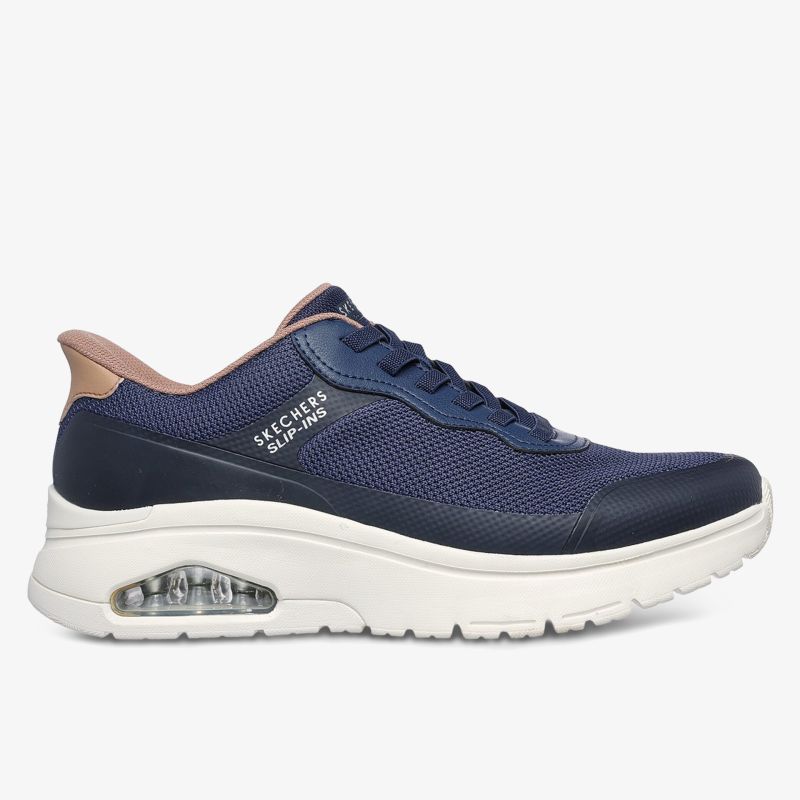 Moderner blauer Sneaker mit weißer Sohle und gepolsterter Ferse, ideal für Komfort und Stil.
