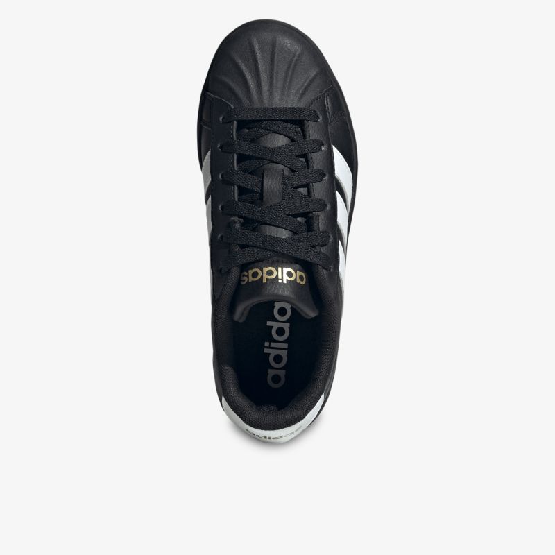 Obere Draufsicht auf schwarzen adidas Sneaker mit sportlichem Design und langlebiger Verarbeitung