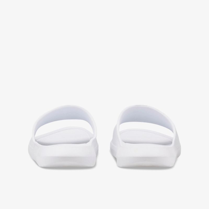 Bequeme, leichte weiße Sandalen mit rutschfester Sohle, ideal für den täglichen Gebrauch.