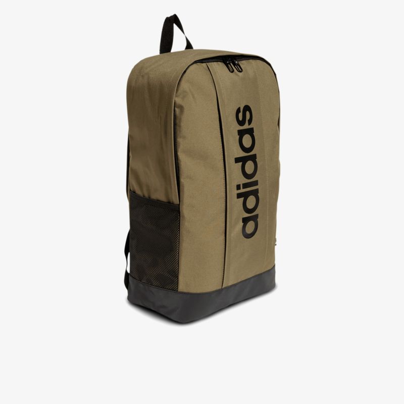 Kompakter und strapazierfähiger Rucksack mit großem Fassungsvermögen und klar erkennbarem Logo