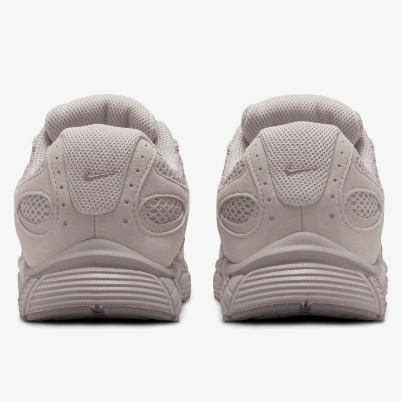 Elegante, atmungsaktive Schuhe mit rutschfester Sohle hinten, stilvoll und langlebig.