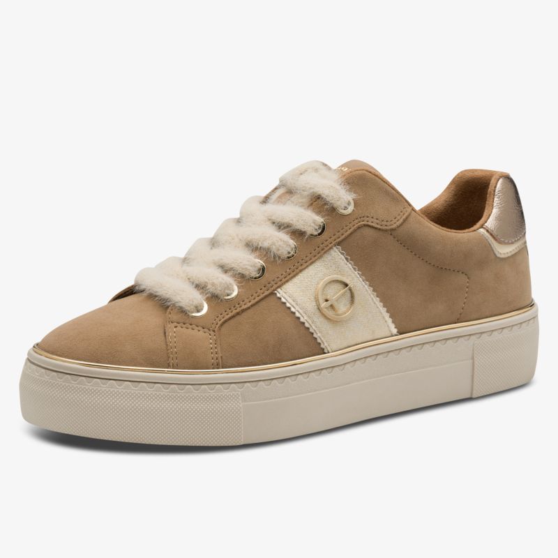 Beiger Sneaker mit dicker Sohle, weißen Schnürsenkeln und kontrastierendem Lederdetail für lässigen Look