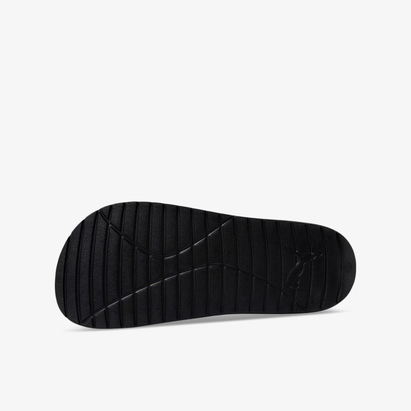 Schwarze Schuhsohle mit rutschfestem Profil für optimalen Halt und Tragekomfort