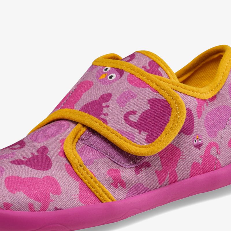 Bequeme pinke Hausschuhe mit gelbem Rand und Camouflage-Muster, verstellbarer Klettverschluss für sicheren Sitz