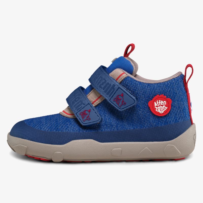 Bequemer, leichter Schuh mit atmungsaktivem Strickmaterial und praktischem Klettverschluss für sicheren Halt