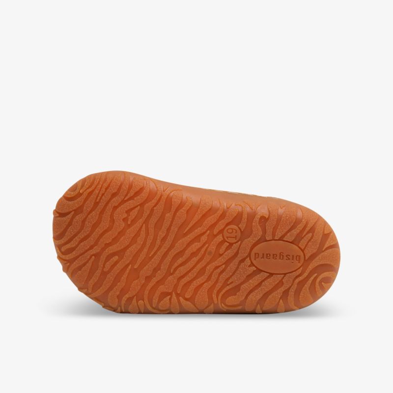 Robuste und rutschfeste Gummisohle mit strukturiertem Profil für sicheren Halt und langanhaltende Nutzung