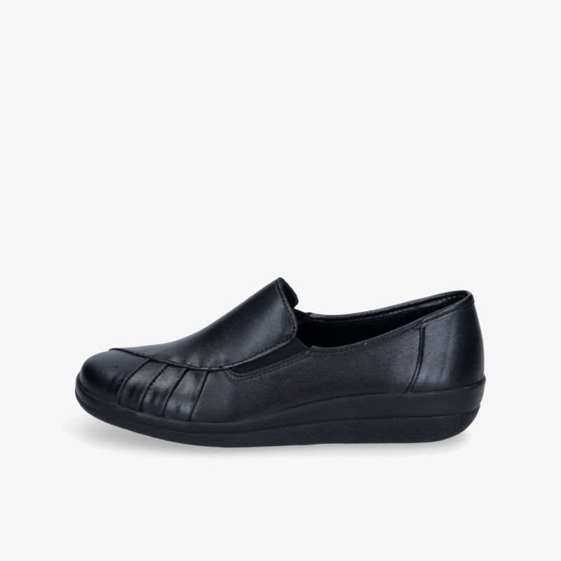 Bequemer schwarzer Slip-On-Schuh aus Leder mit flachem Absatz und klassischem Design.