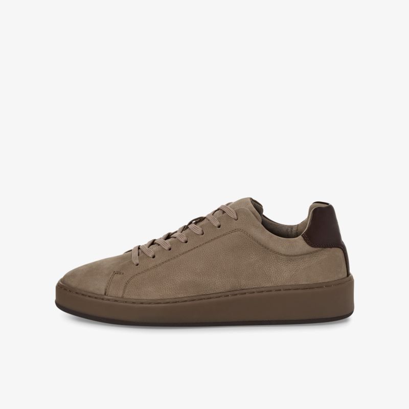 Bequemer Sneaker in moderner Farbe mit sportlichem Design und langlebiger Sohle, optimaler Tragekomfort