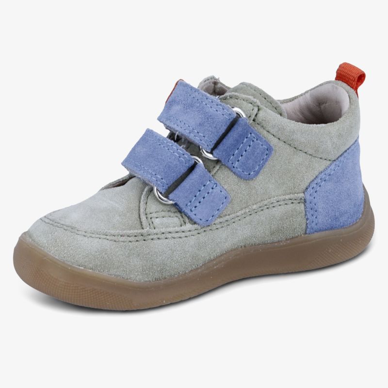 Stylischer Schuh mit Klettverschluss und rutschfester Sohle. Ideal für Alltag und Freizeit.