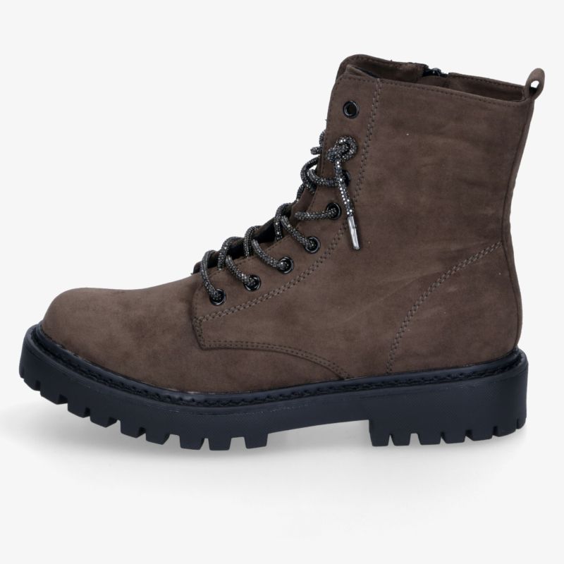 Brauner Schnürstiefel mit robustem Profil, weichem Obermaterial und stabilem Schaft für einen markanten Look.